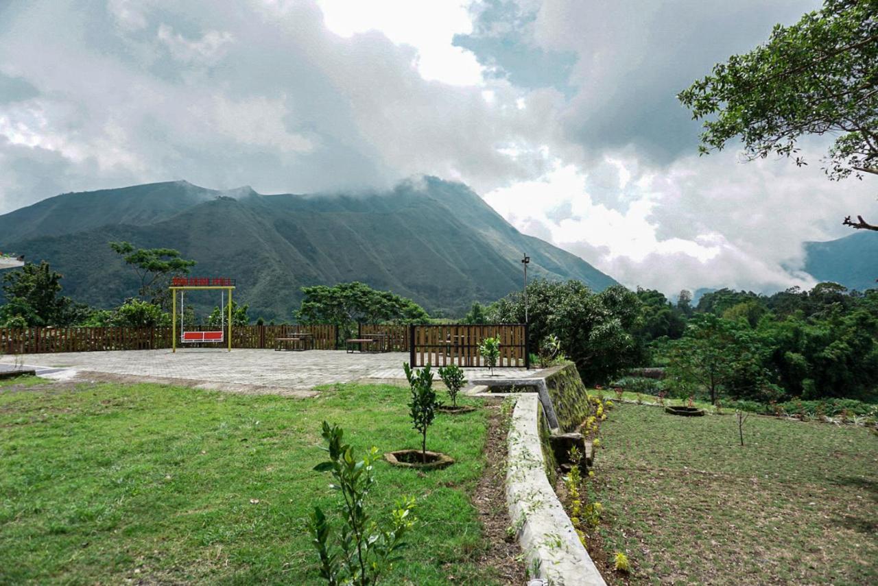 Rinjani Hill Hotel 셈바룬 라왕 외부 사진