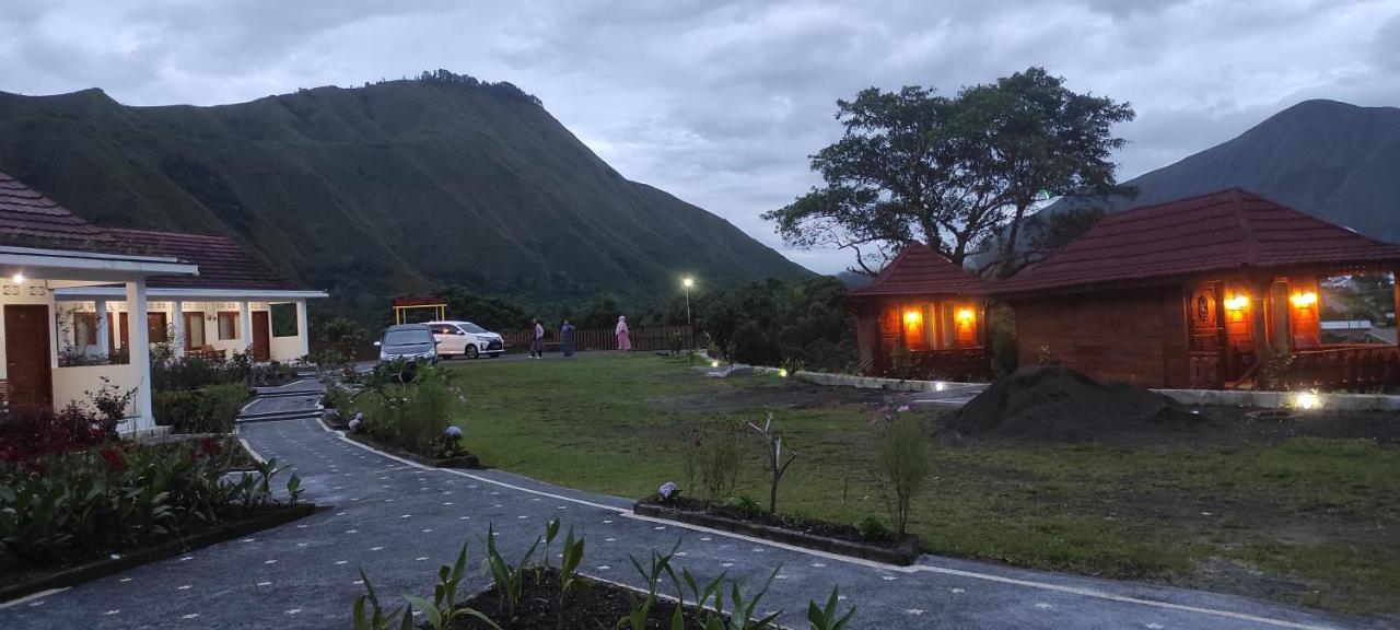 Rinjani Hill Hotel 셈바룬 라왕 외부 사진