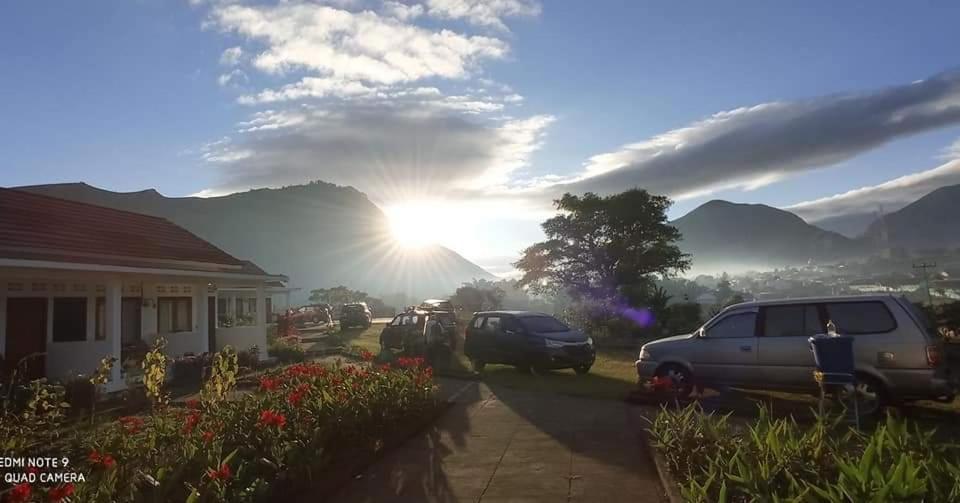Rinjani Hill Hotel 셈바룬 라왕 외부 사진