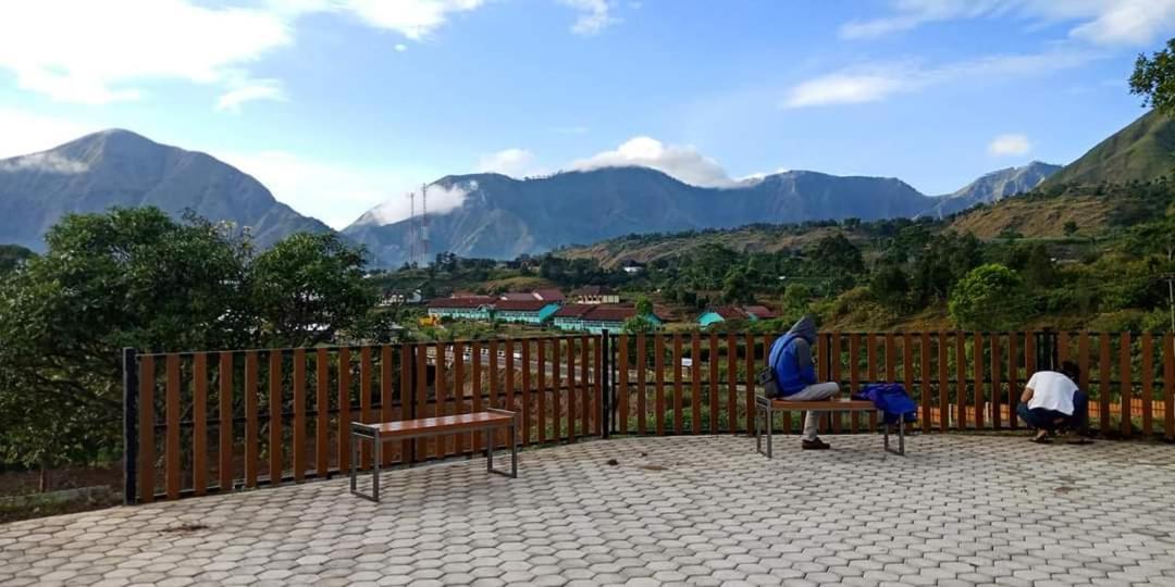 Rinjani Hill Hotel 셈바룬 라왕 외부 사진